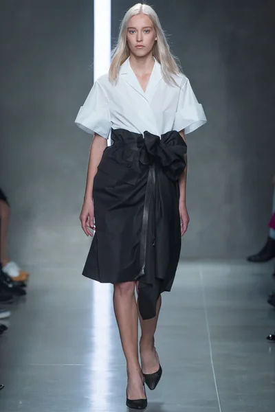 Look 3
